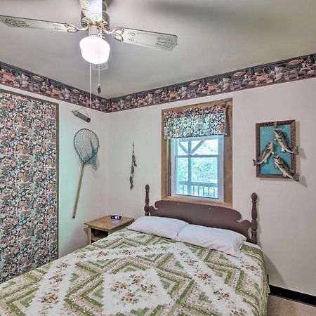Waters Edge Retreat With Deck On Patoka Lake! Taswell Екстериор снимка