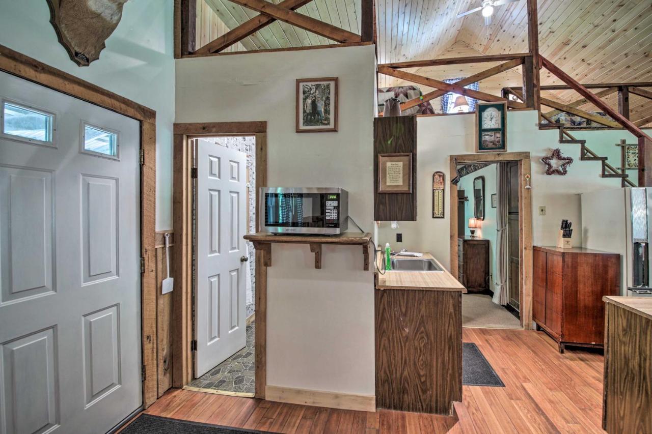 Waters Edge Retreat With Deck On Patoka Lake! Taswell Екстериор снимка