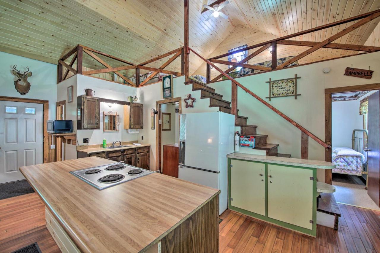 Waters Edge Retreat With Deck On Patoka Lake! Taswell Екстериор снимка