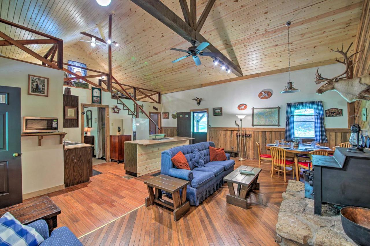 Waters Edge Retreat With Deck On Patoka Lake! Taswell Екстериор снимка