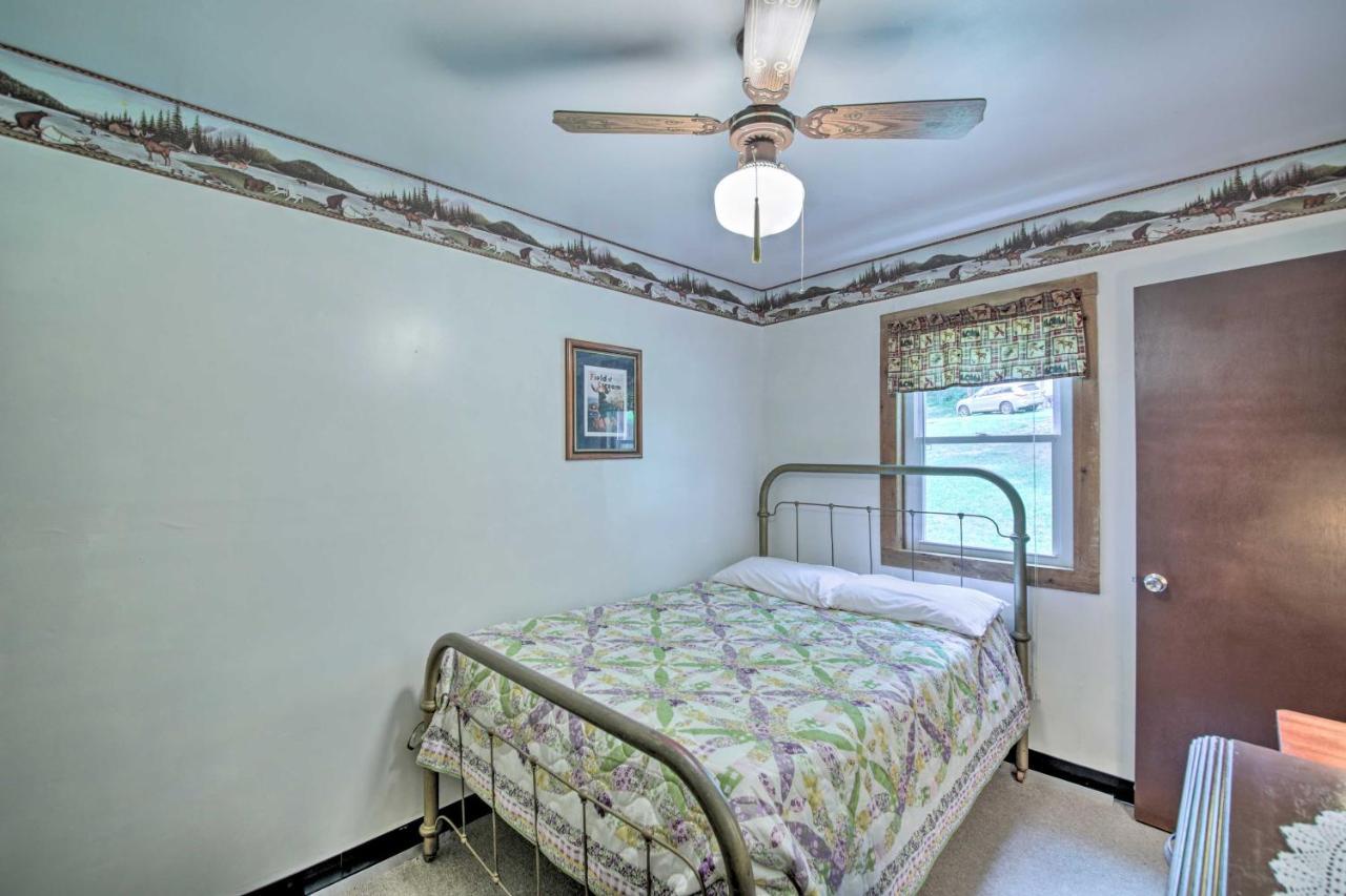 Waters Edge Retreat With Deck On Patoka Lake! Taswell Екстериор снимка